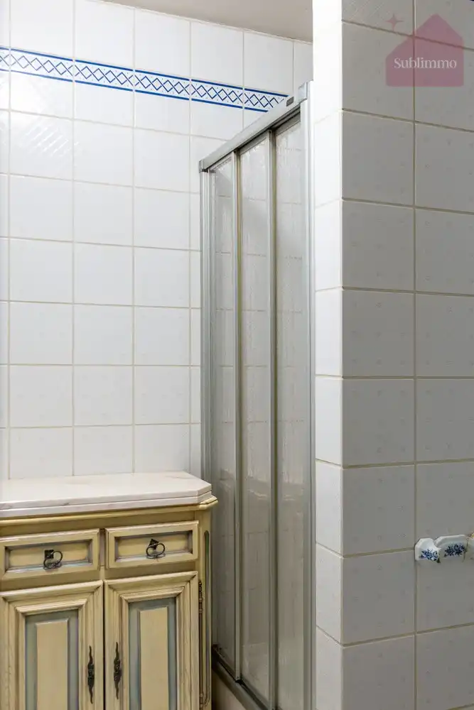 Ruime gezinswoning met 6 slaapkamers op een uitzonderlijk groot perceel van 21a 73ca foto 10