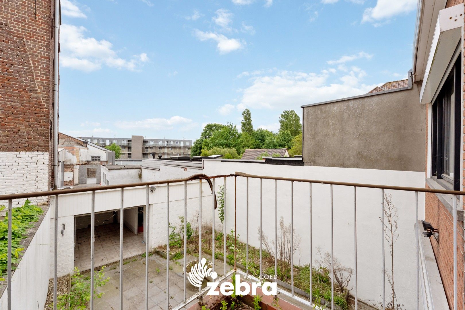 Op te frissen woning met vier slaapkamers en dubbele garage te Meulebeke! foto 14
