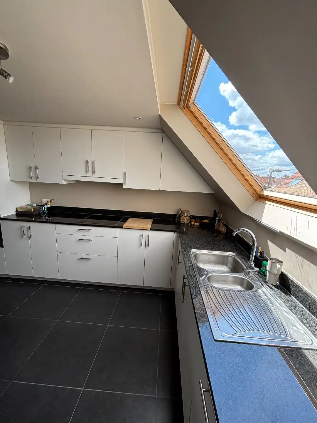 Prachtig appartement met 2 slaapkamers en 2 garages! foto 6