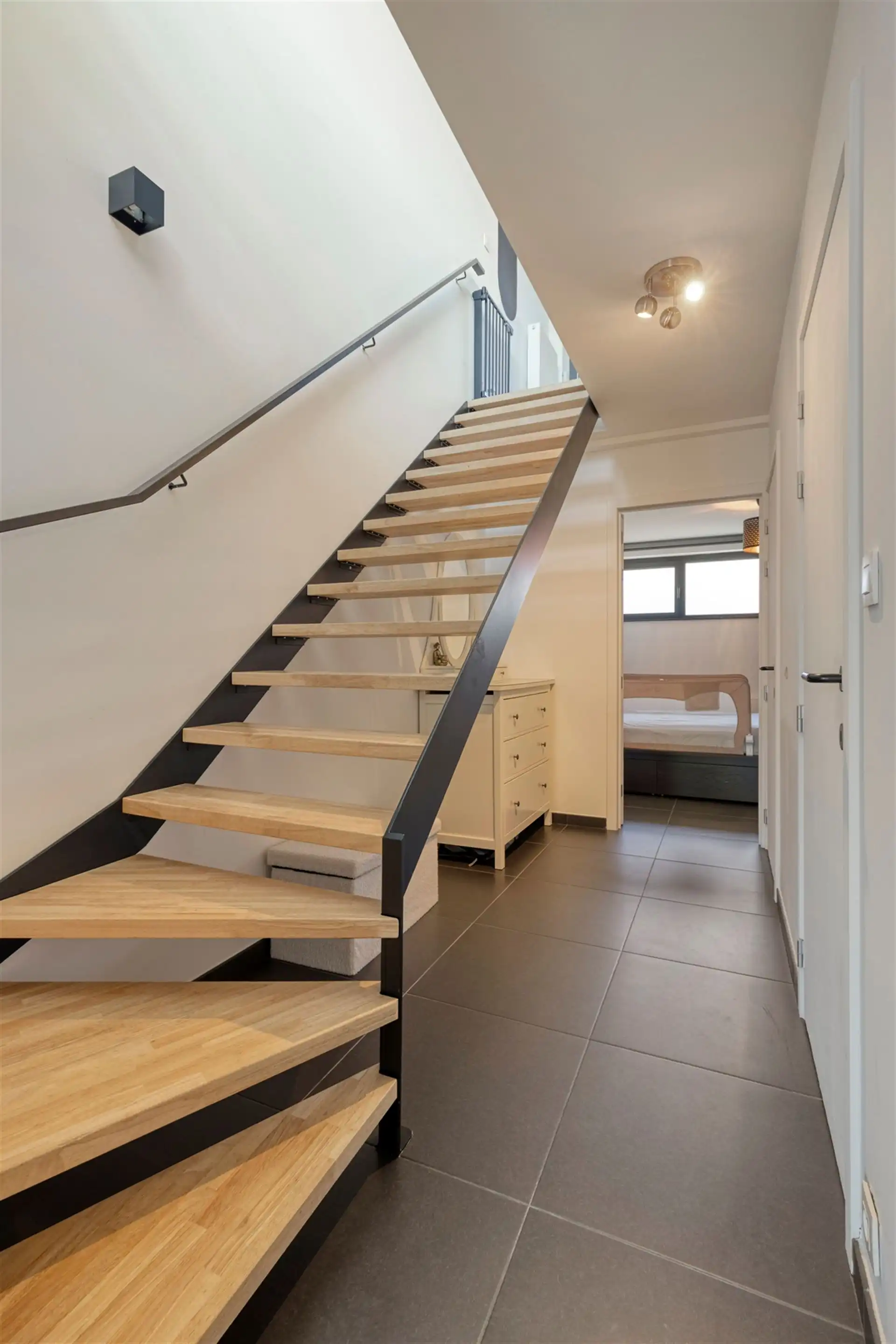 Duplex met 2 slaapkamers, terras en garage.  foto 8