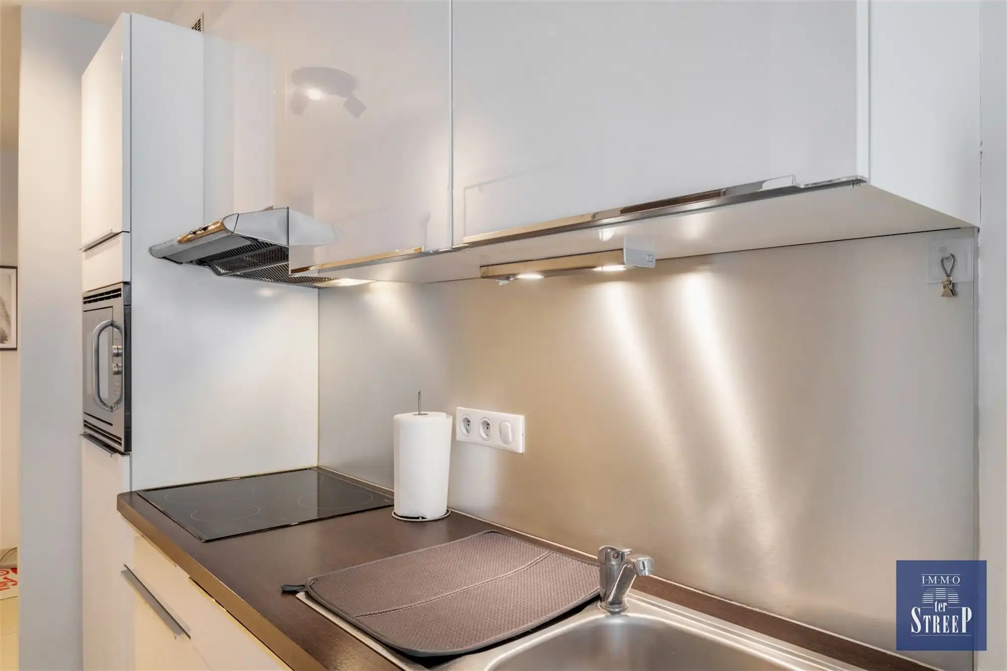 Gemeubelde studio foto 8