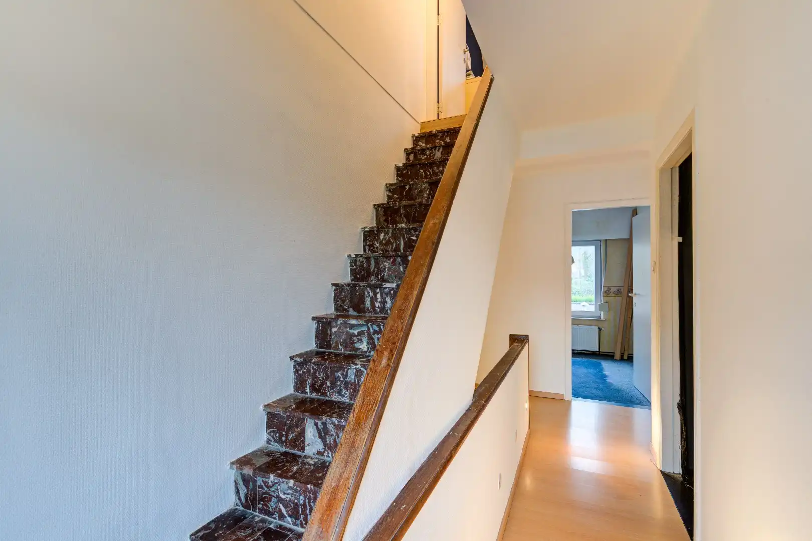 Half open woning in Schilde met zonnige tuin op het zuidwesten, terras en 4 slaapkamers, 1 badkamer en 4 parkeerplaatsen foto 12