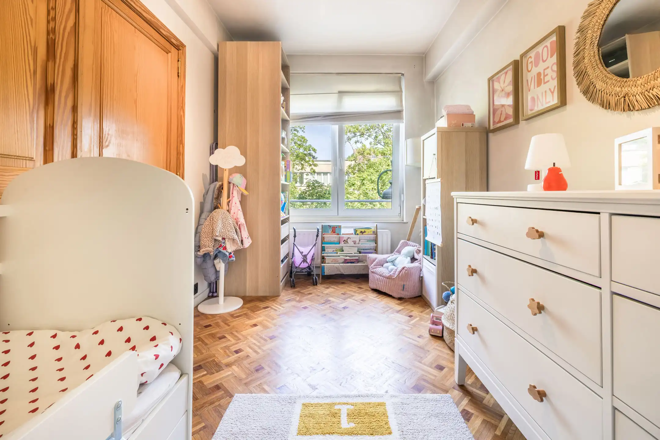 Mooi appartement met 2 slaapkamers, terras en kelder foto 16