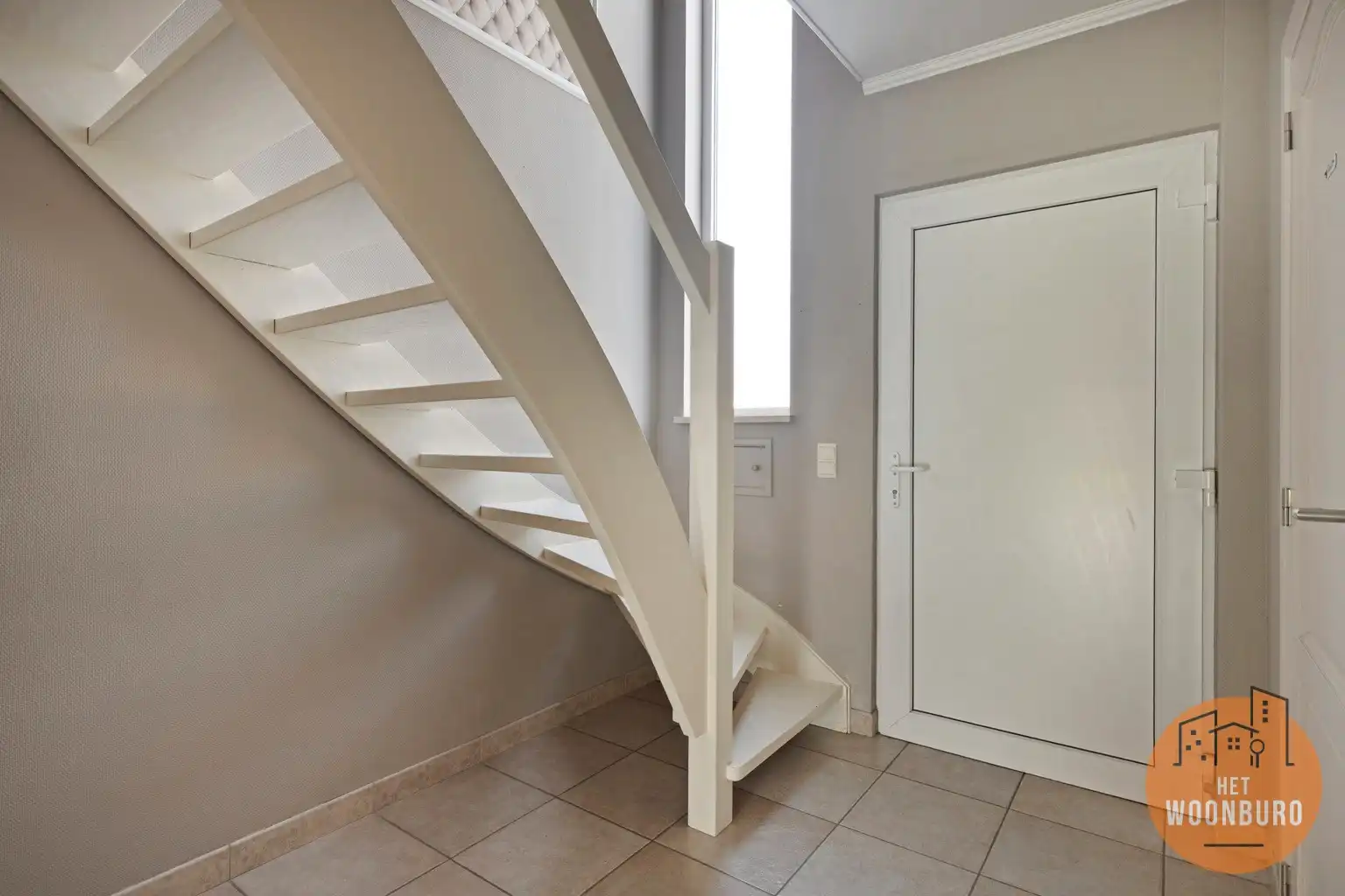 Recente 2-gevel met 4 slpks, garage en tuin op 1 are 73 foto 2