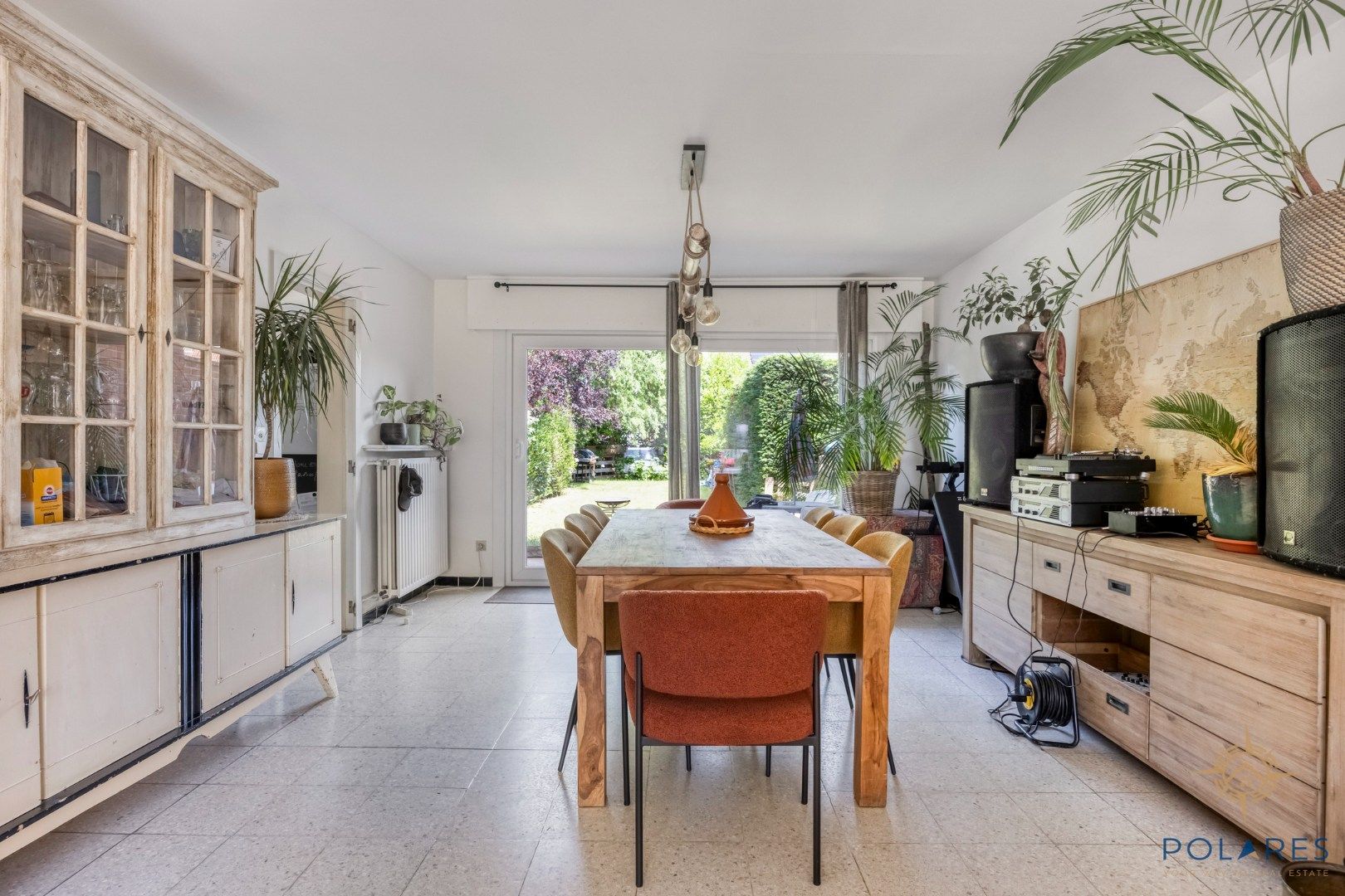 Instapklare rijwoning met garage foto 6