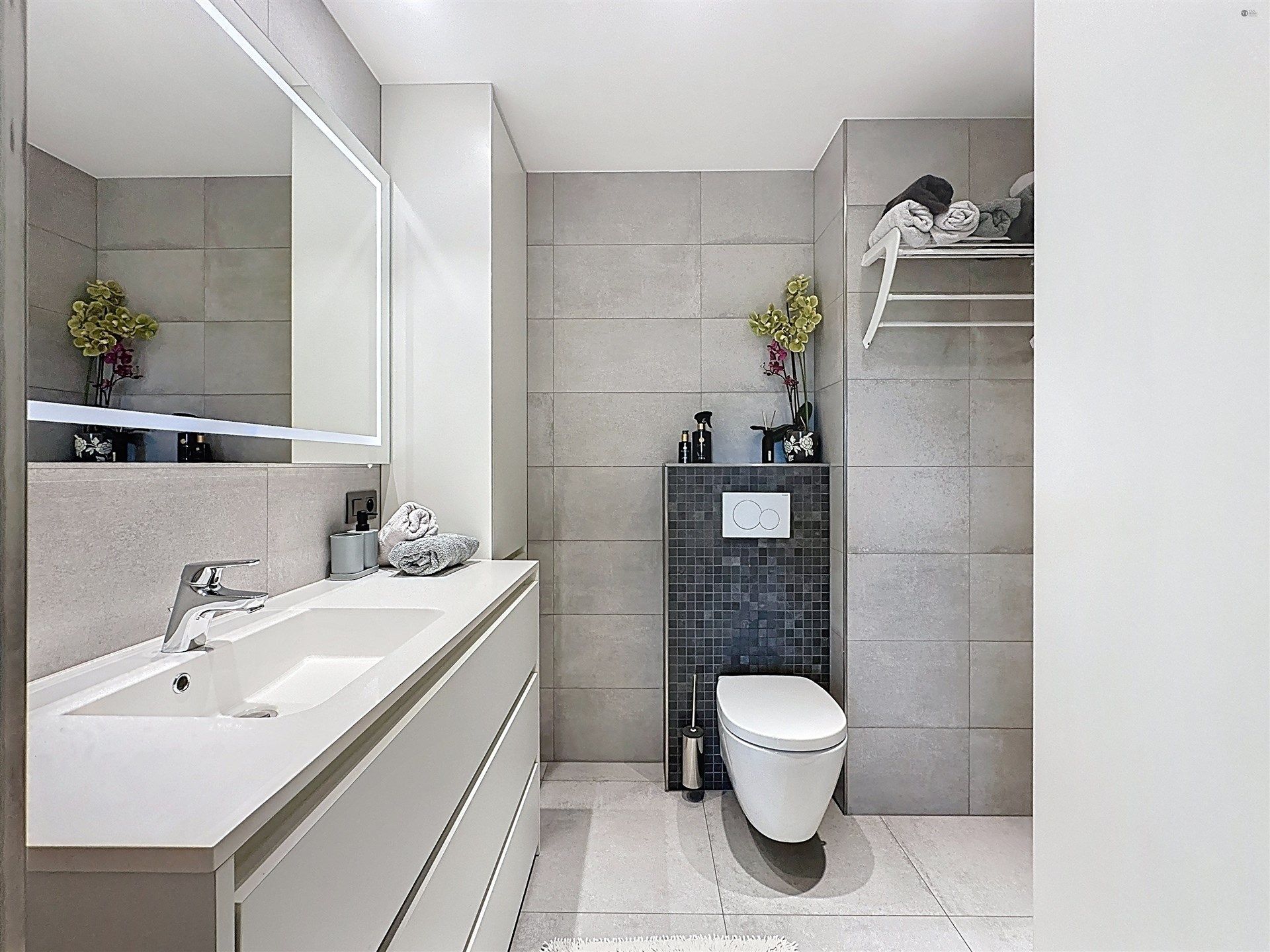 Ruim en lichtrijk 3 slpk hoekappartement met een fantastisch uitzicht. foto 11