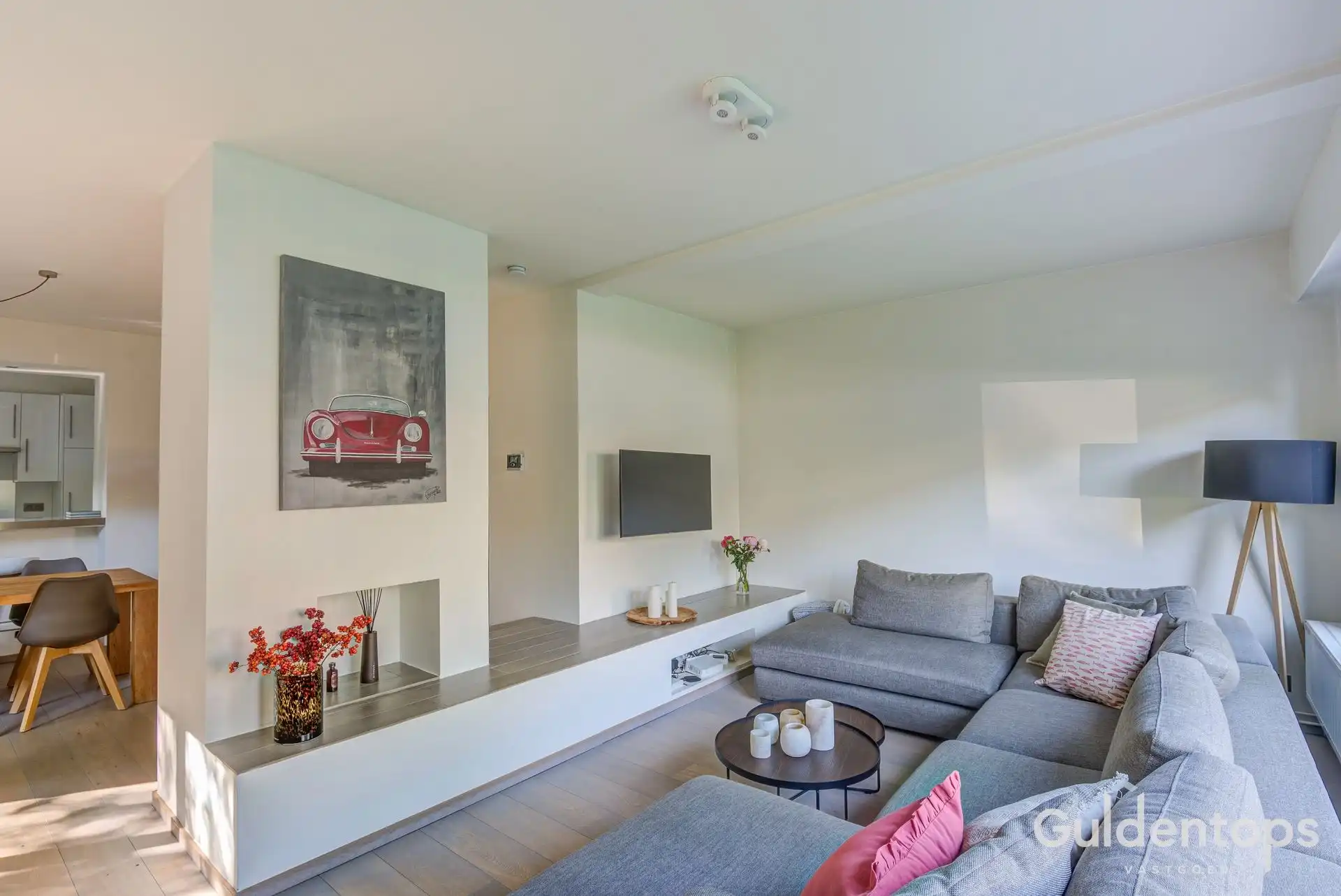 Modern ruim gelijkvloers (2 slk) appartement met ruime tuin foto 3