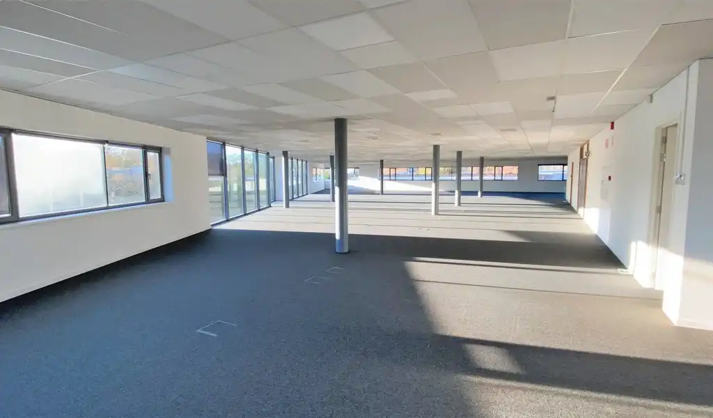 Strategisch gelegen eigentijdse kantoren te huur in Merelbeke-Melle foto 3