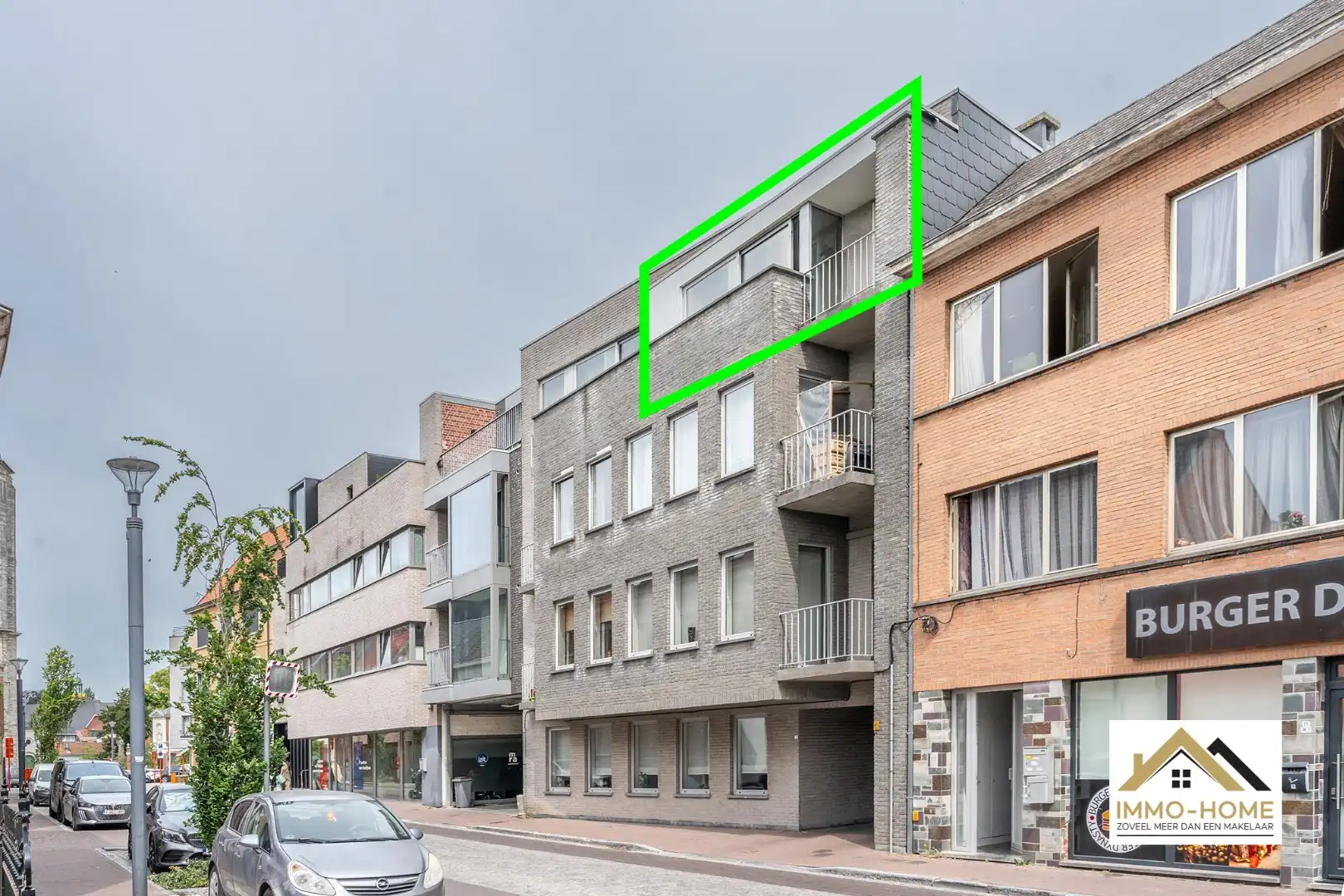 Ruim dakappartement met prachtig zicht over Zele centrum foto {{pictureIndex}}