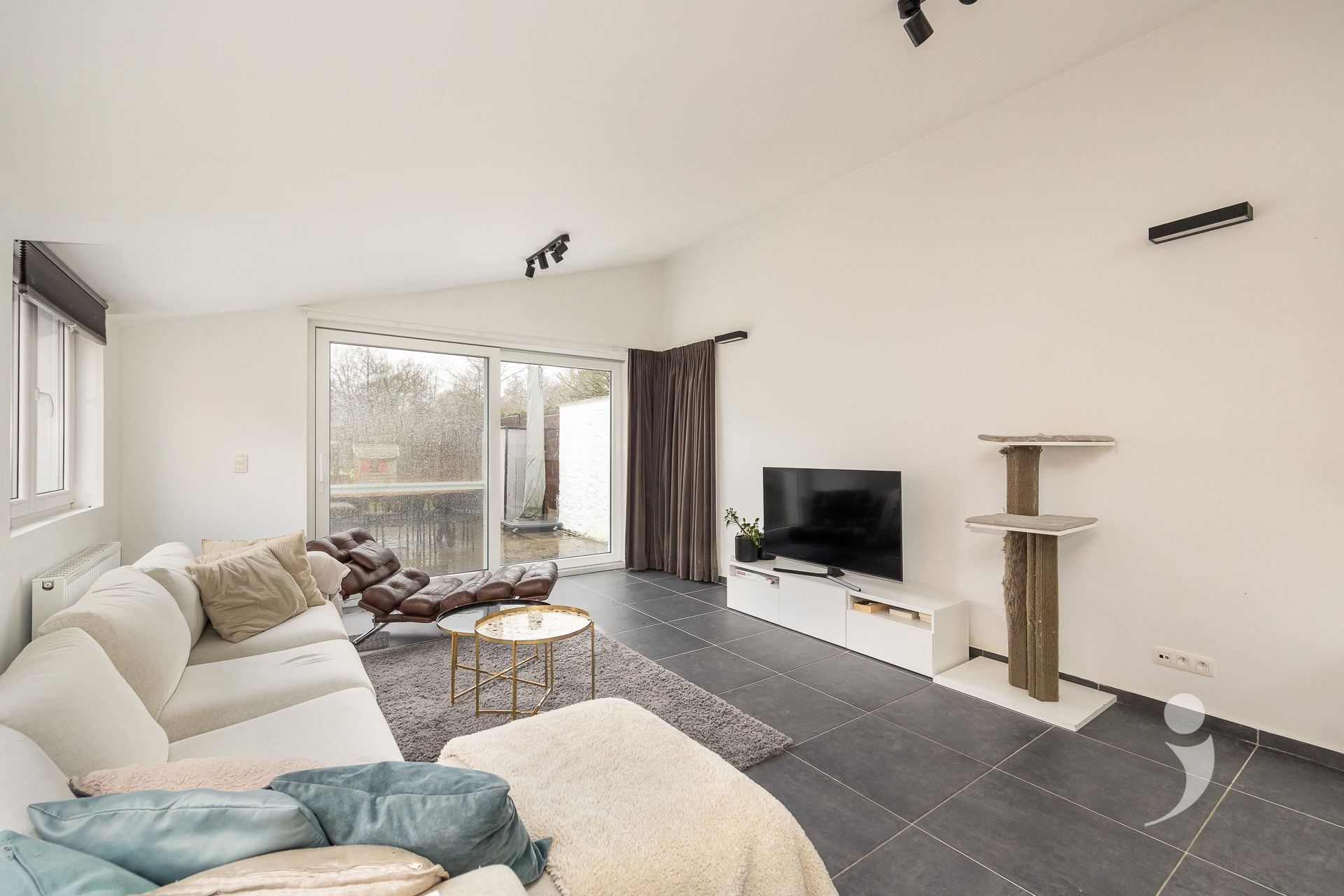 Volledig gerenoveerde woning op wandelafstand van centrum Aarschot! foto 11