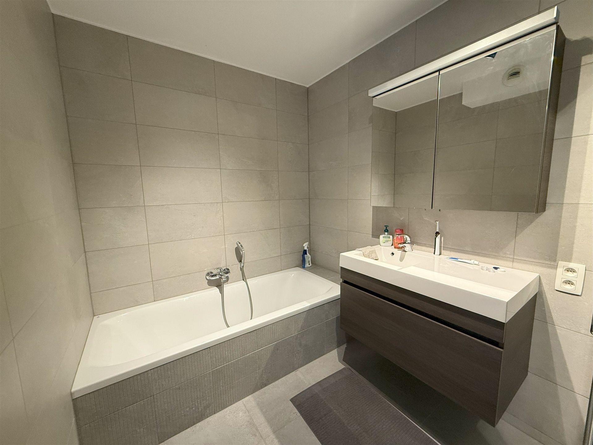 Appartement met zwembad op topligging  foto 10