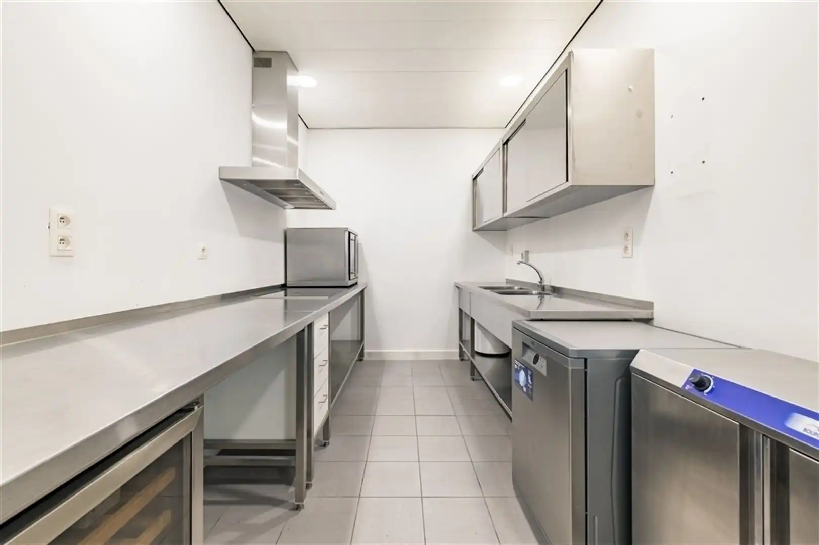 BOUDEWIJNLAAN 30: kantoor van 351m² foto 13