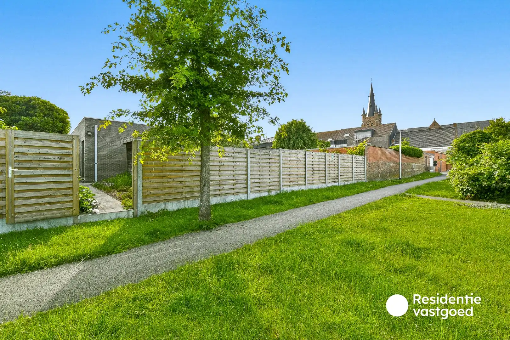 Instapklare en alleenstaande bungalowwoning foto 26