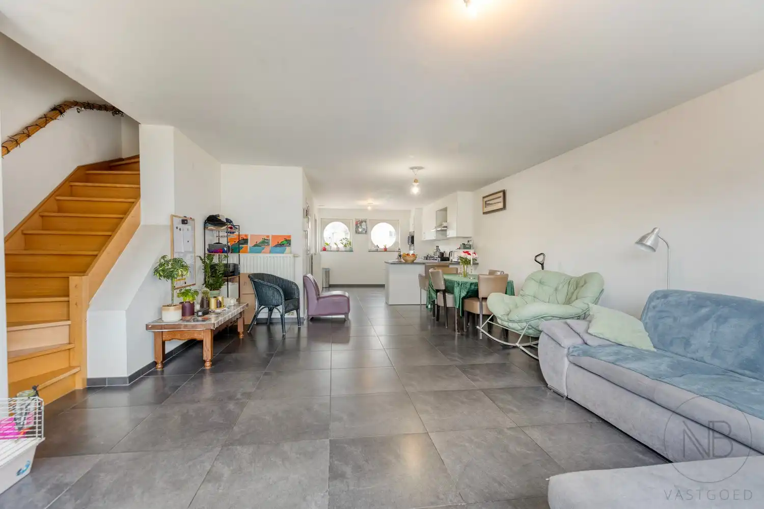 Ruim duplex appartement met 3 slaapkamers en groot terras in hartje Zutendaal foto 2