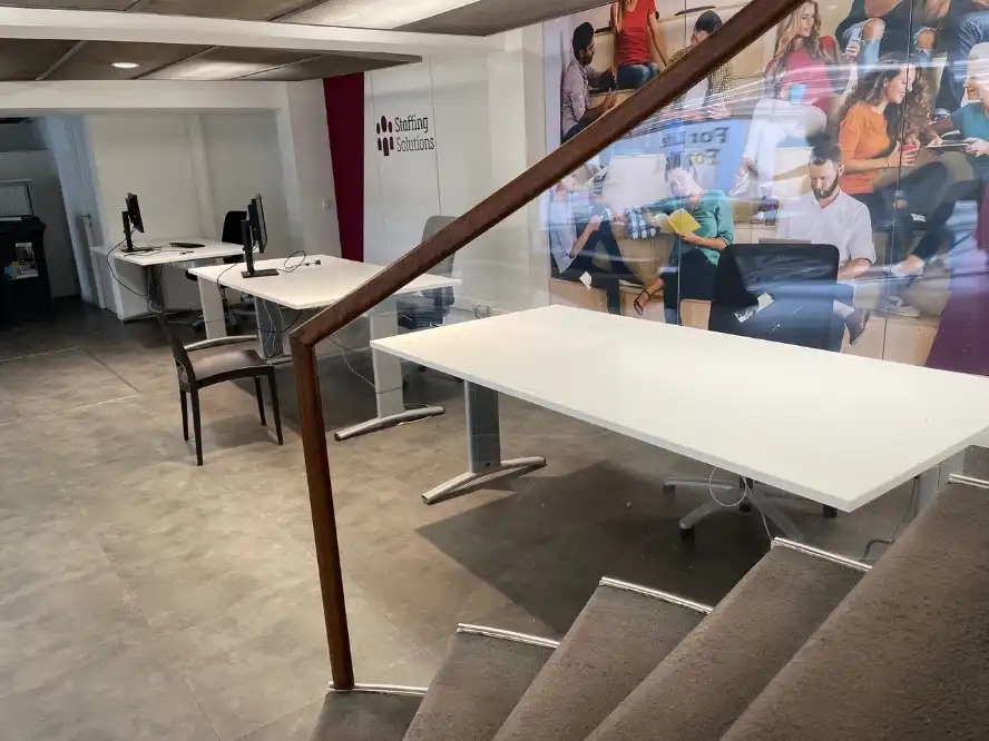 Instapklaar en polyvalent handelspand/kantoor te huur op TOPLOCATIE foto 18