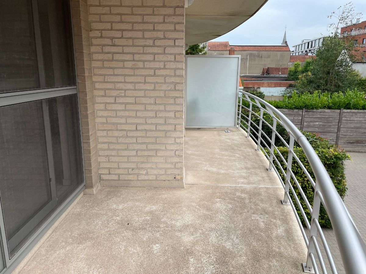 ruim instapklaar twee slaapkamer appartement met groot zongericht terras & gelijkvloerse garage foto 7