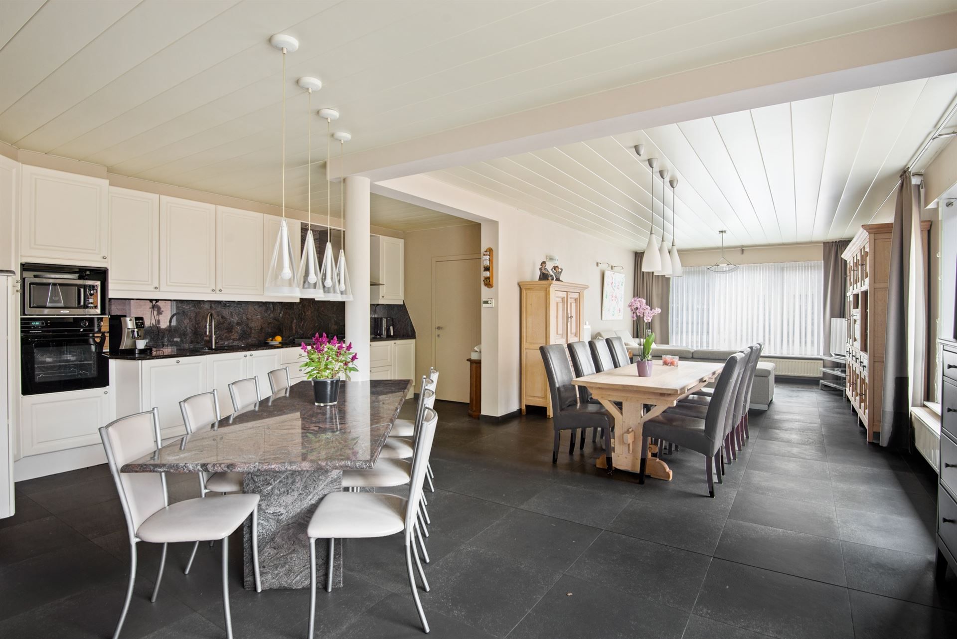 PERFECT ONDERHOUDEN WONING TE KOOP MET 4 SLPK foto 6