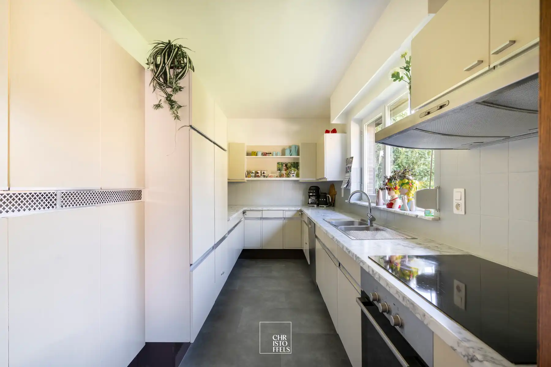 Bungalow op ruim perceel (2000m²) in een groene, rustige omgeving te Gellik-Lanaken! foto 4