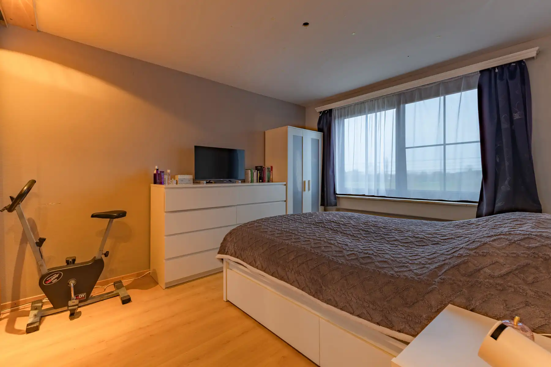 Gunstig gelegen woning met 4 slaapkamers en tuin foto 12