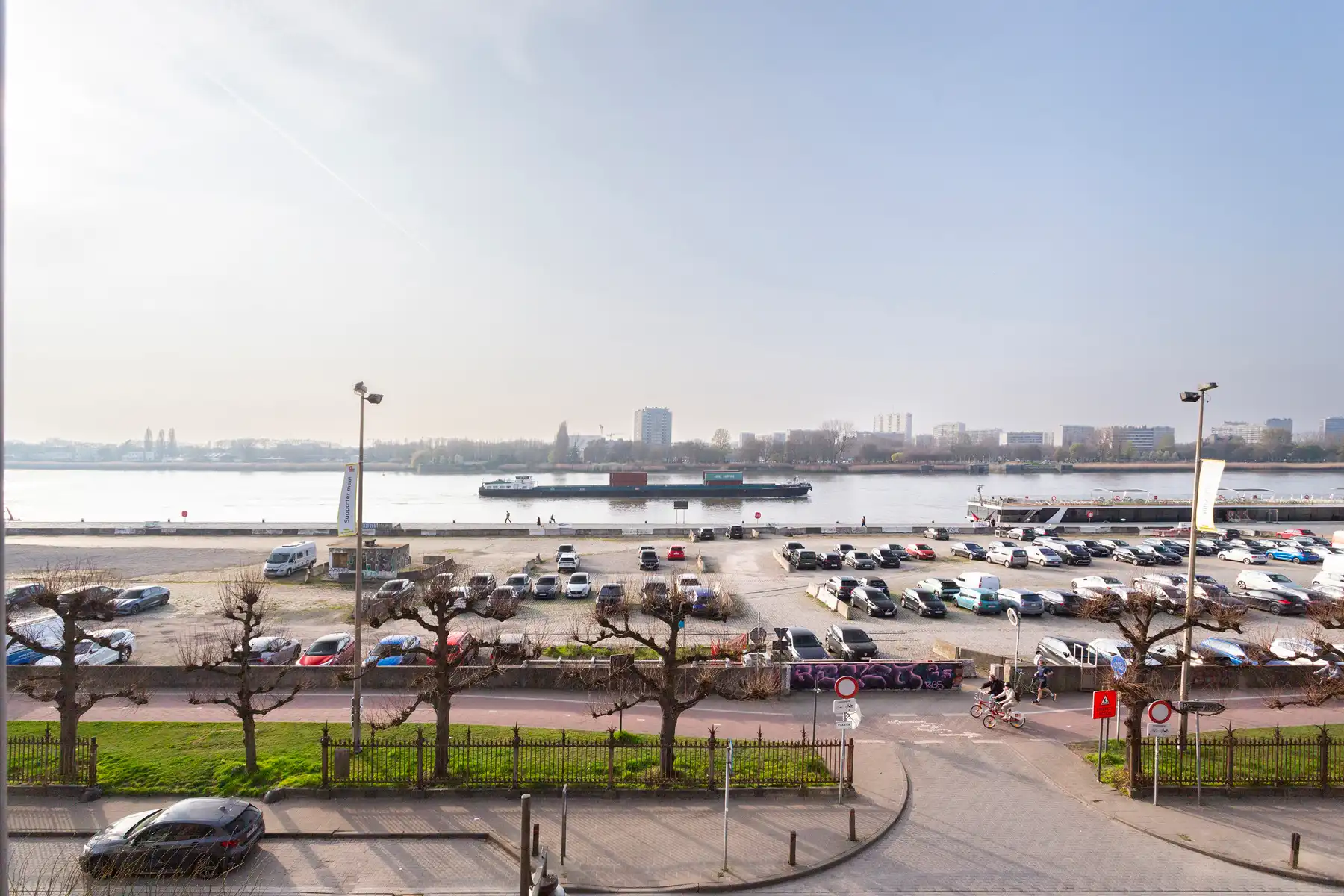 Unieke kantoorruimte met zicht op de Schelde foto 3