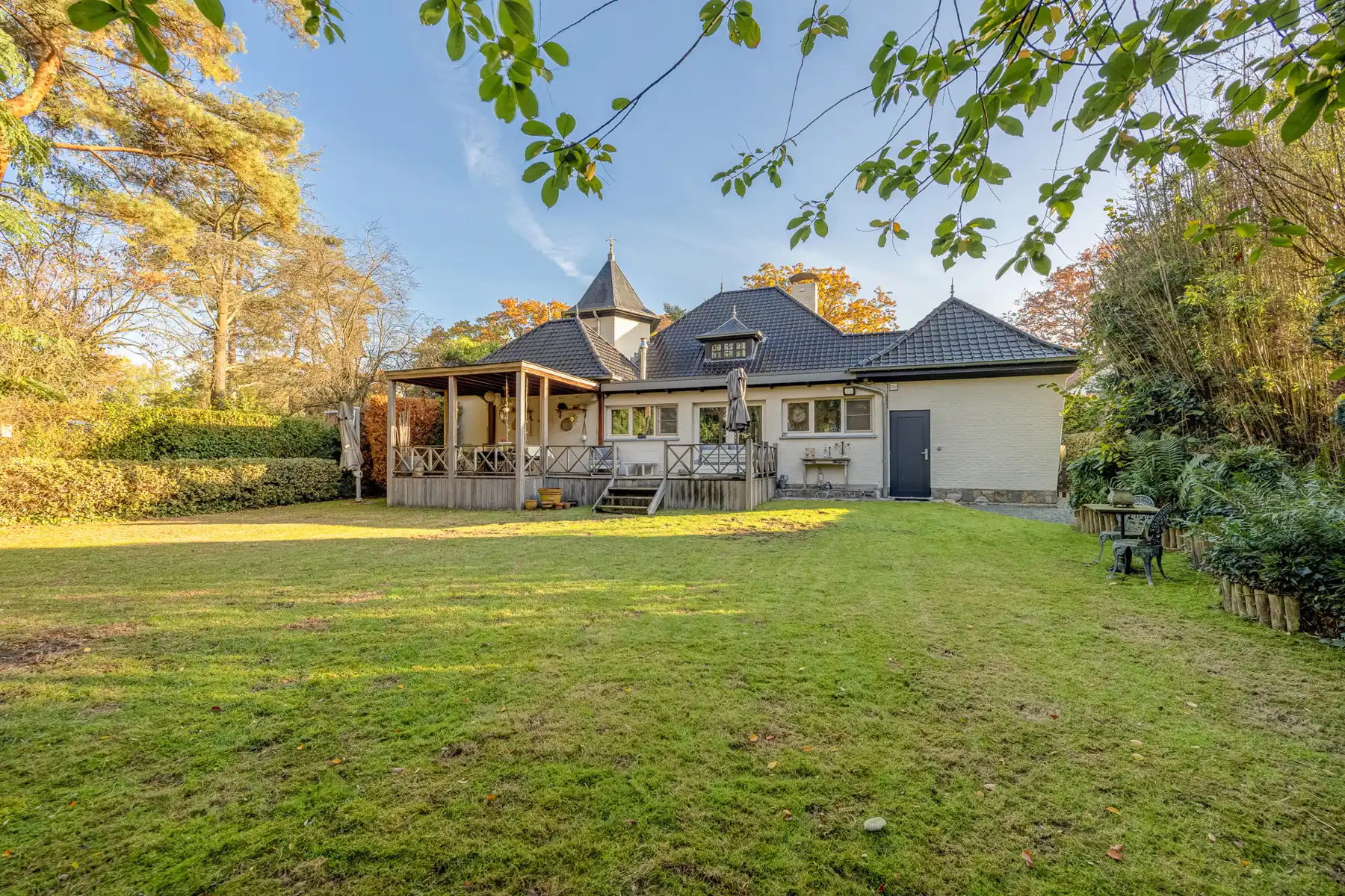 Karaktervolle villa, voorkant Schilde op ca. 1427 m² foto 2