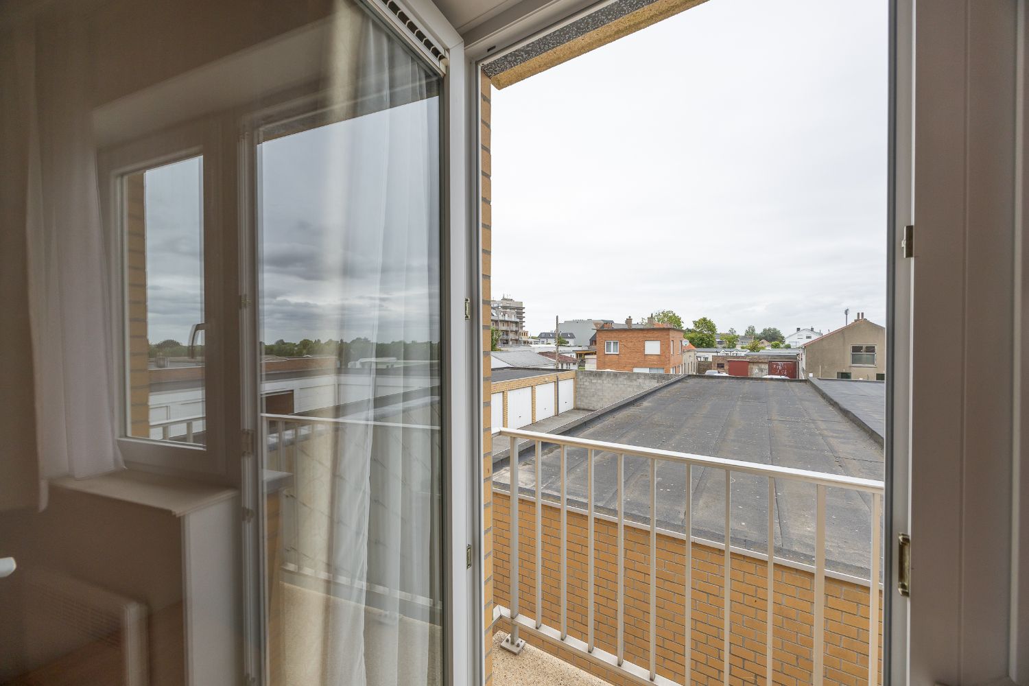Instapklaar 2 slaapkamer appartement in het centrum foto 24