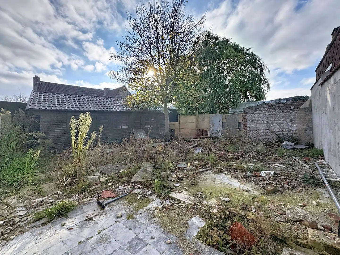 Volledig te renoveren of af te breken woning foto 5