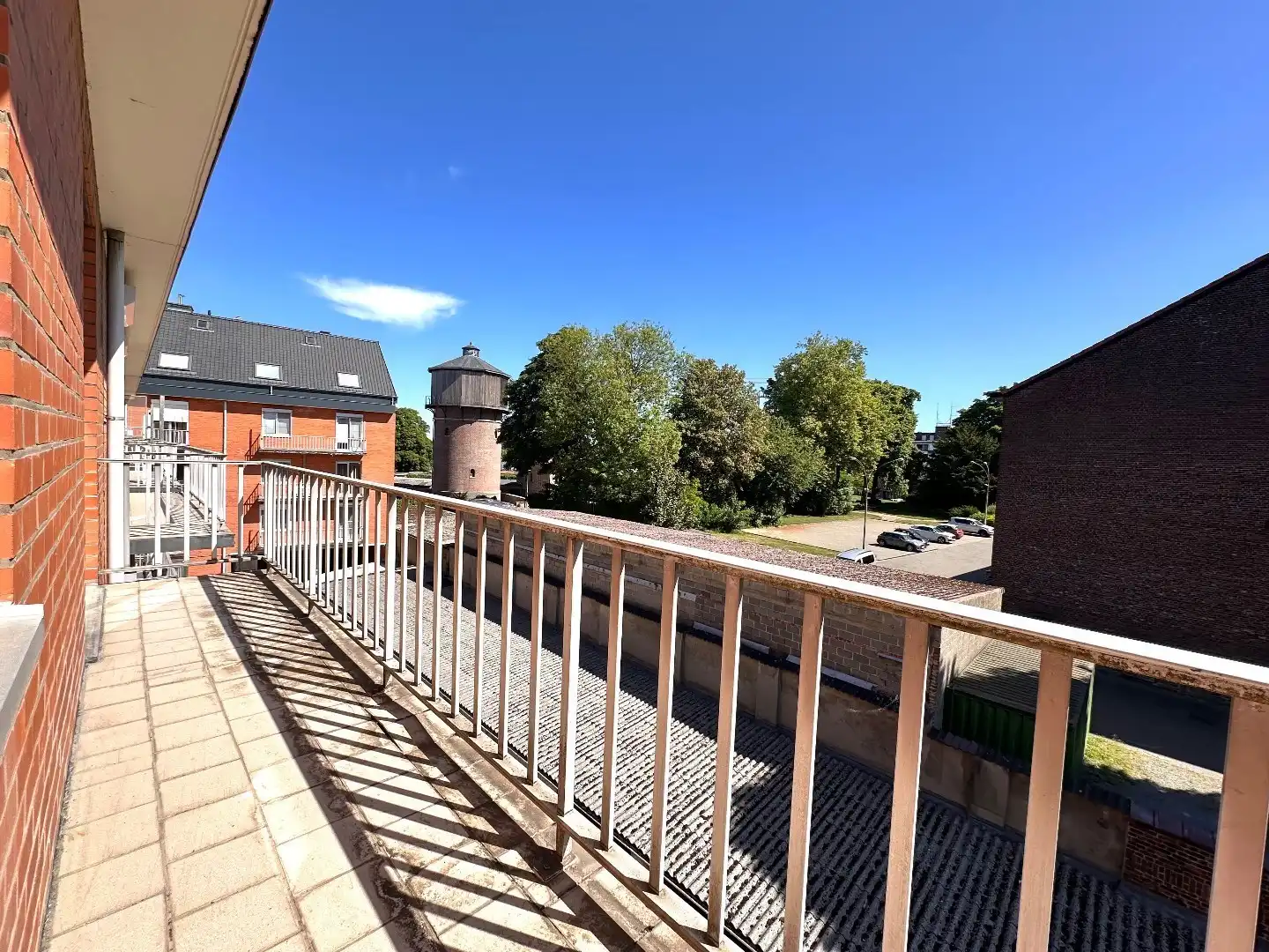 Ruim appartement met 2 slaapkamers en 2 terrassen in het centrum van Tongeren. foto 16