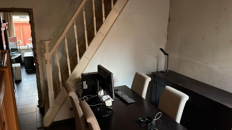 Te renoveren starterswoning met ruime tuin foto 4