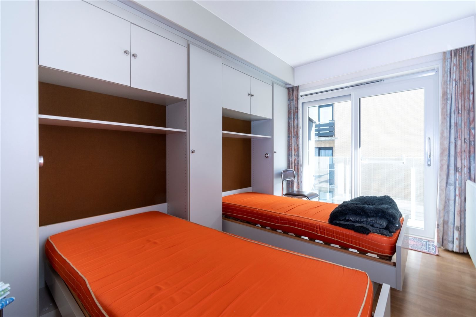 Gemeubeld 2-slaapkamerappartement met zeezicht foto 7