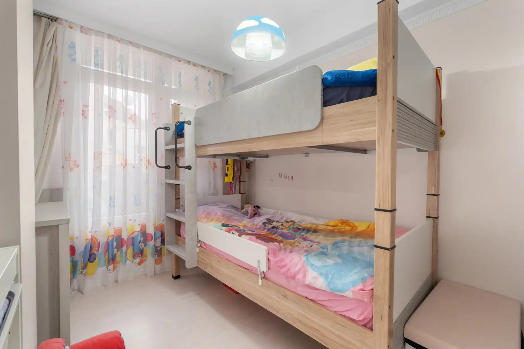 Instapklaar appartement met 2 slaapkamers nabij Tour & Taxis foto 9