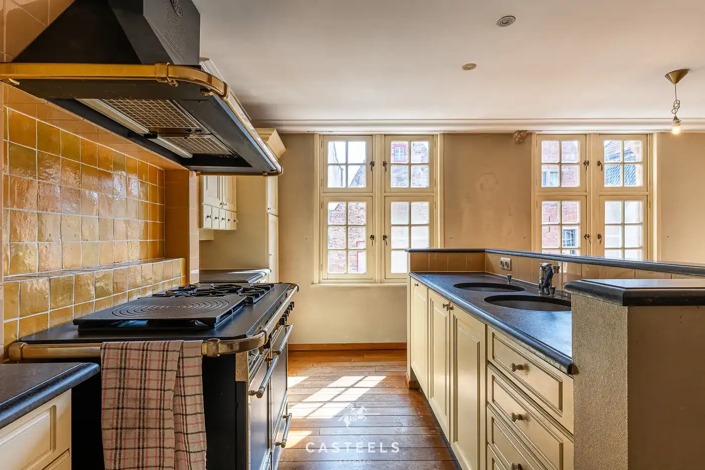 Ruime duplex met terras van 43 m² in hartje Brugge foto 12