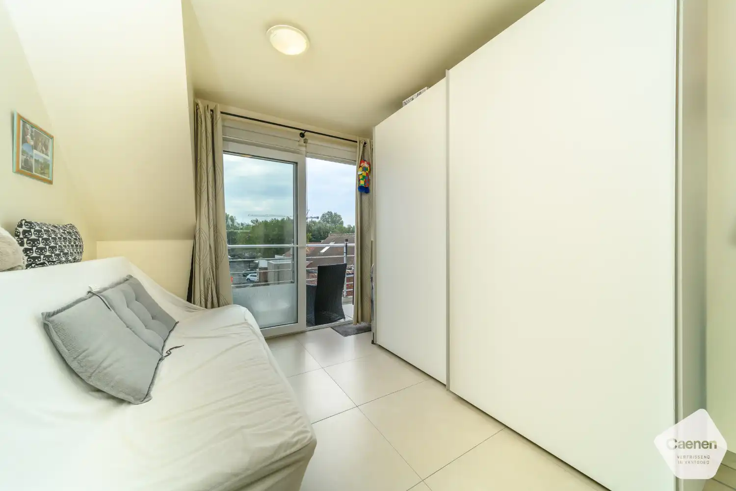 Instapklaar appartement met 2 slaapkamers, 2 terrassen en staanplaats in hartje De Panne foto 8