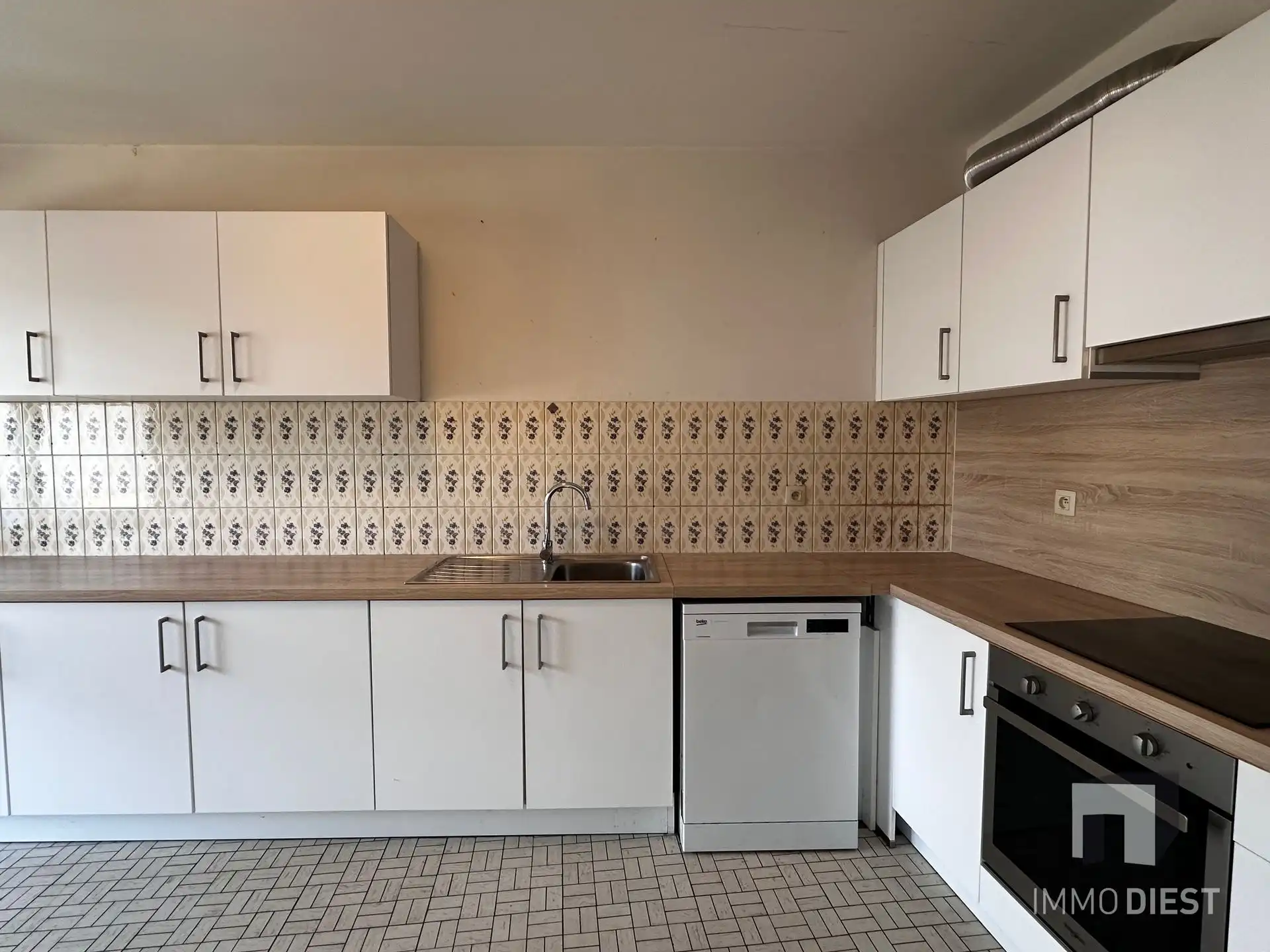 Appartement met 3 slpks, garage en kelder foto 8