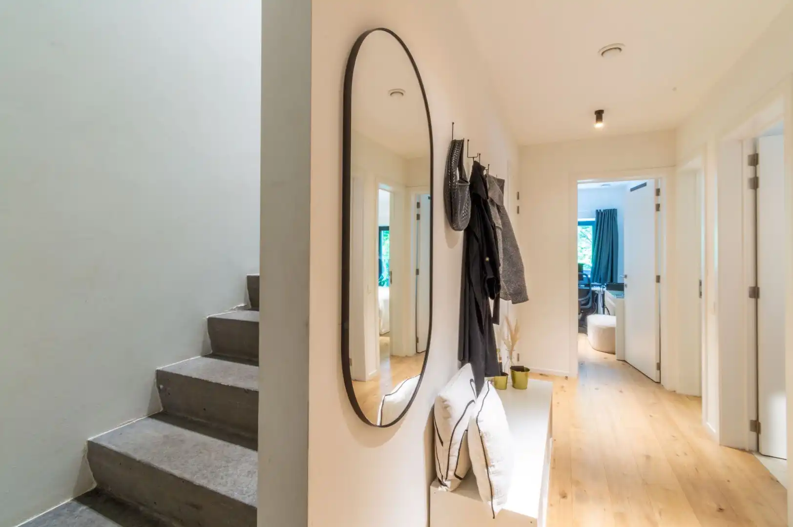 Een duplex-appartement / volledig huis vernieuwd! foto 2