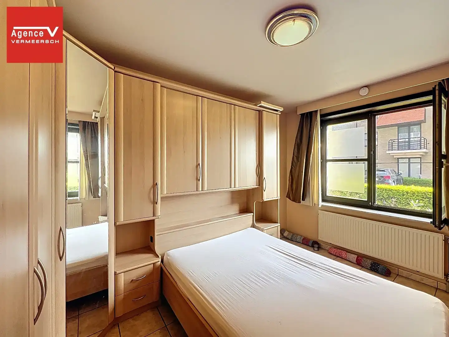 Klassevol gelegen gelijkvloers appartement te Mariakerke met terras.  foto 10