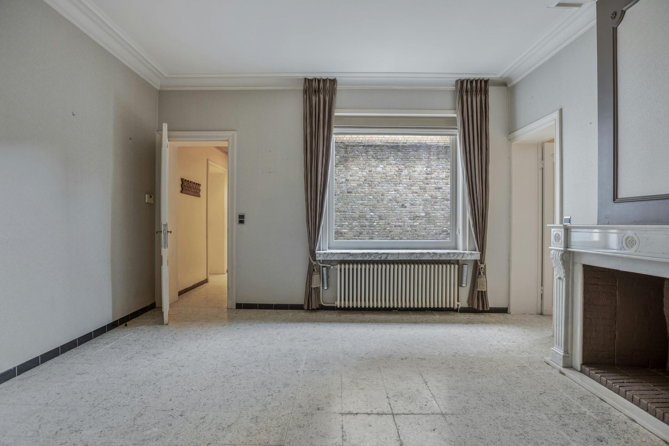 Handelspand met woning in centrum Veurne. foto 20