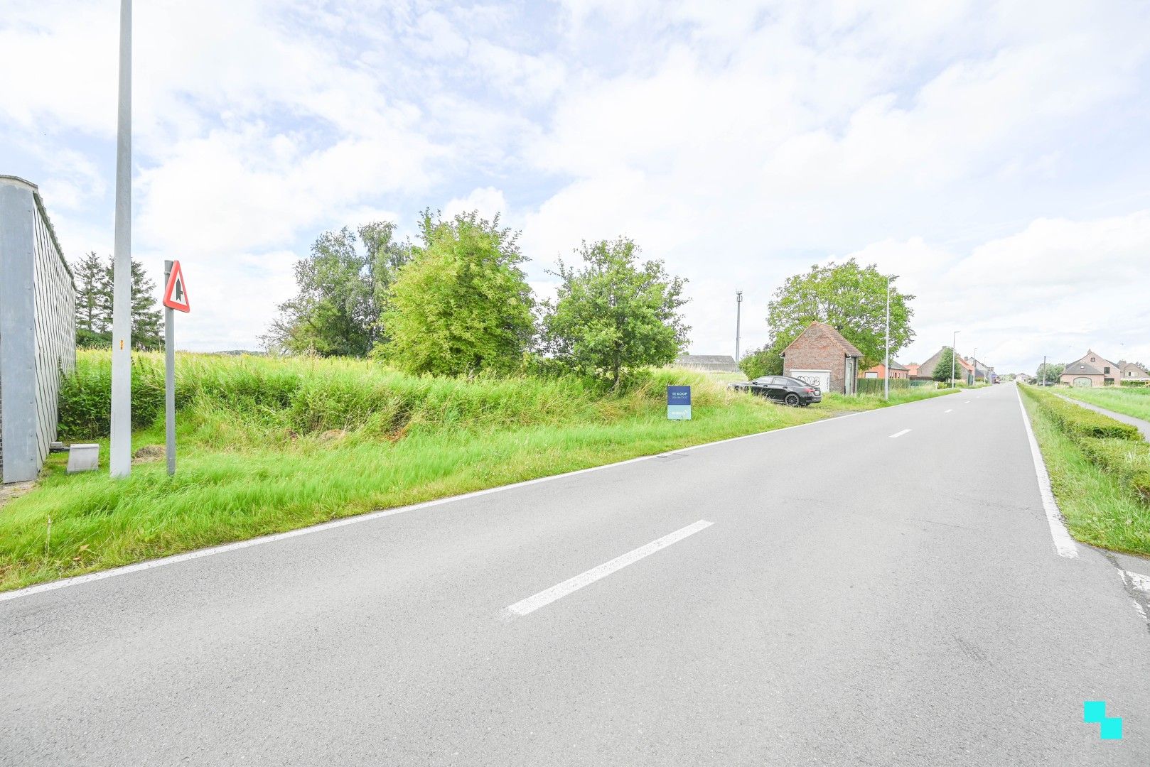 Royaal perceel gelegen in landelijk Oostrozebeke foto 3