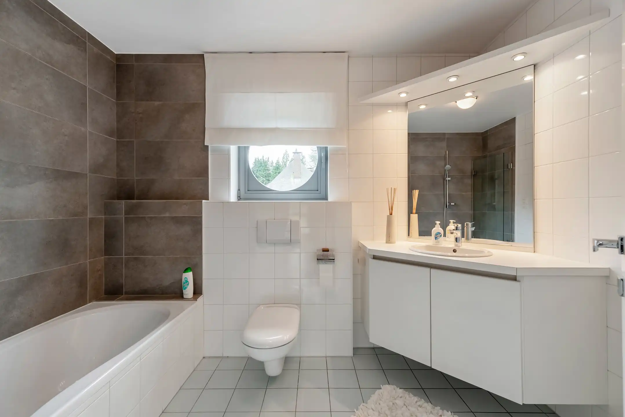 VILLA MET APARTE PRAKTIJK OF APART KANTOOR AAN HUIS (vrij beroep mogelijk!)  foto 18