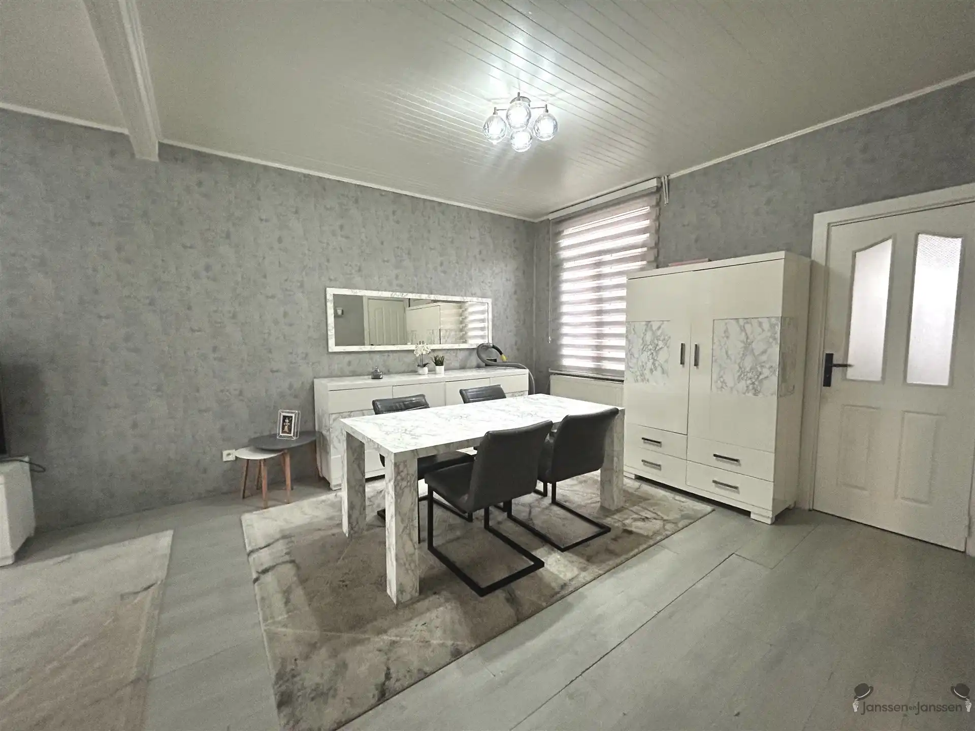 charmant huis met zijpoortje foto 4