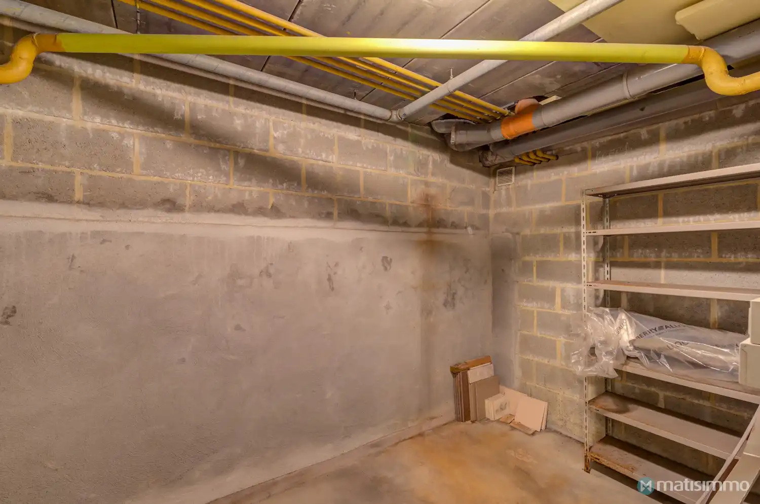 INSTAPKLAAR APPARTEMENT MET GARAGE AAN DE STADSRAND VAN TONGEREN foto 14