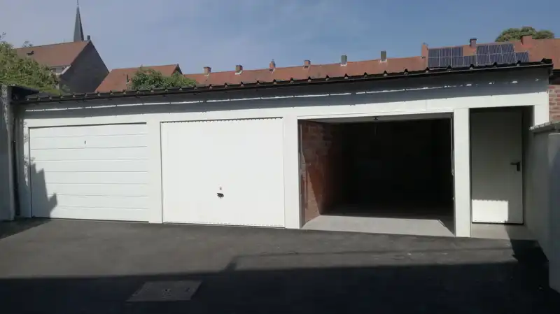 Roeselare, nabij station : Garage te koop in nieuwbouwcomplex met automatische inrijpoort, individuele garagepoort is manueel. foto 4