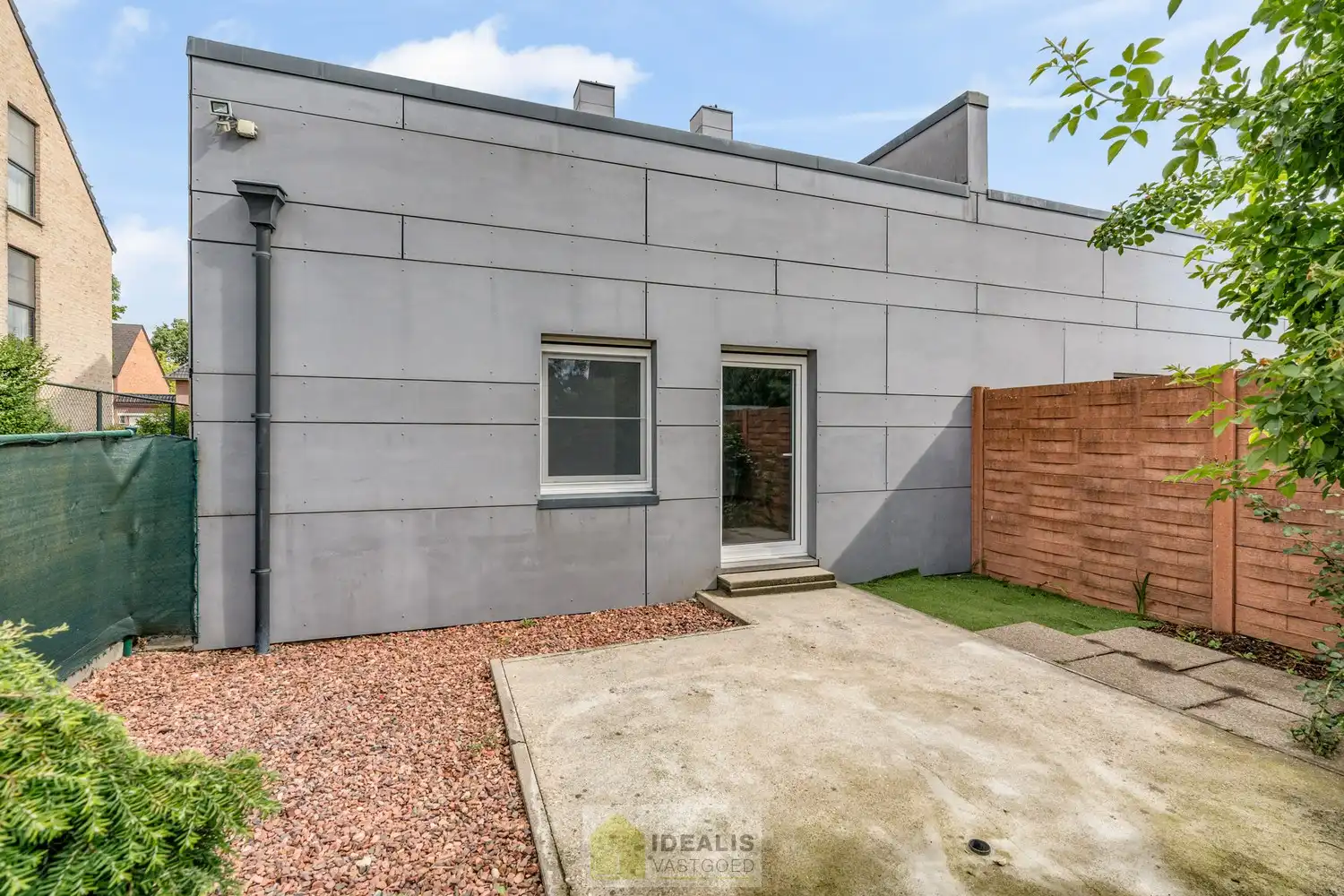 IDEALIS VASTGOED – GELIJKSVLOERS APPARTEMENT GELEGEN OP UITERST CENTRALE LOCATIE TE HECHTEL-EKSEL foto 21