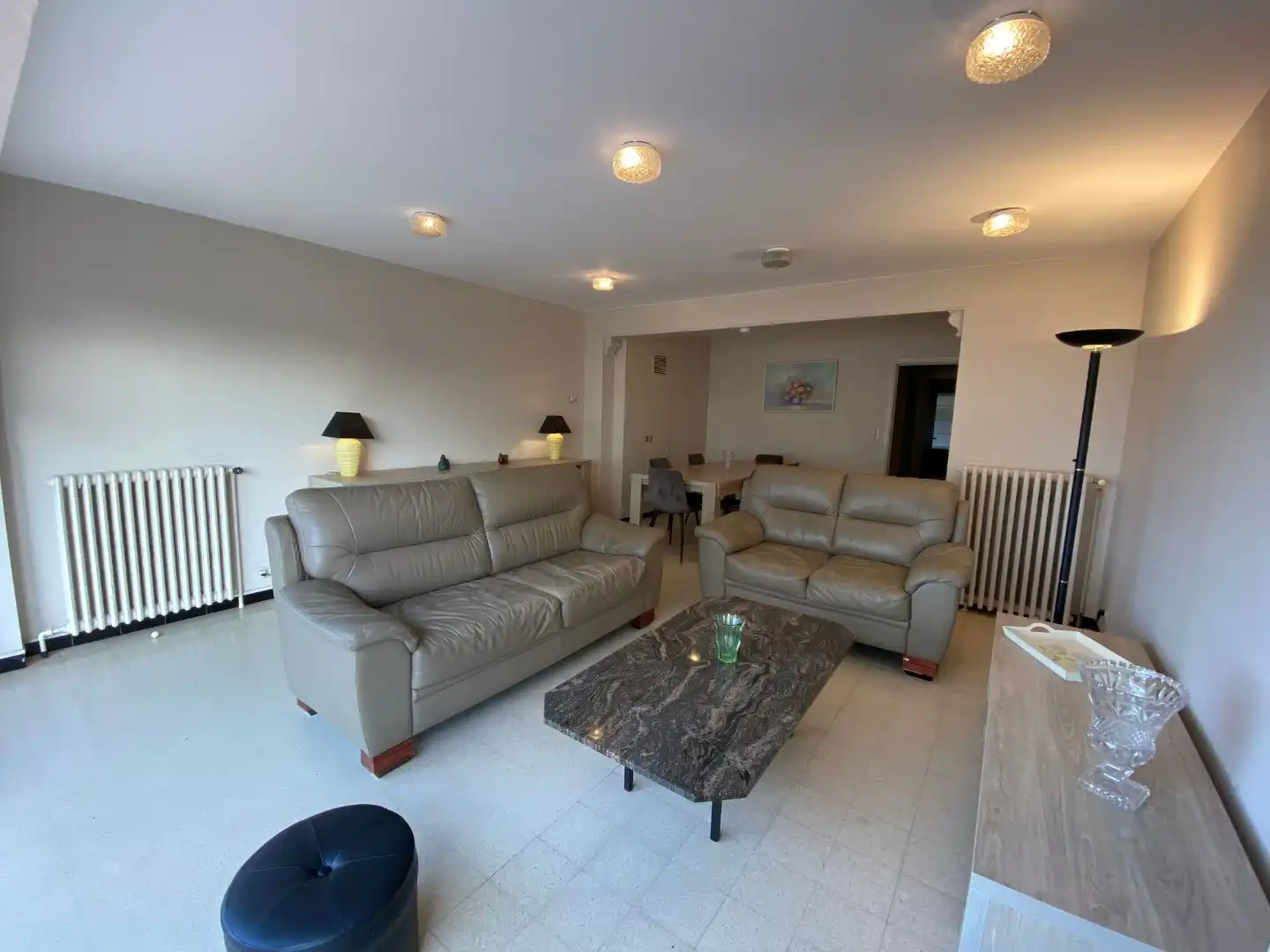 Ruim appartement op het gelijkvloers met zijdelings zeezicht - garages en groot terras foto 3