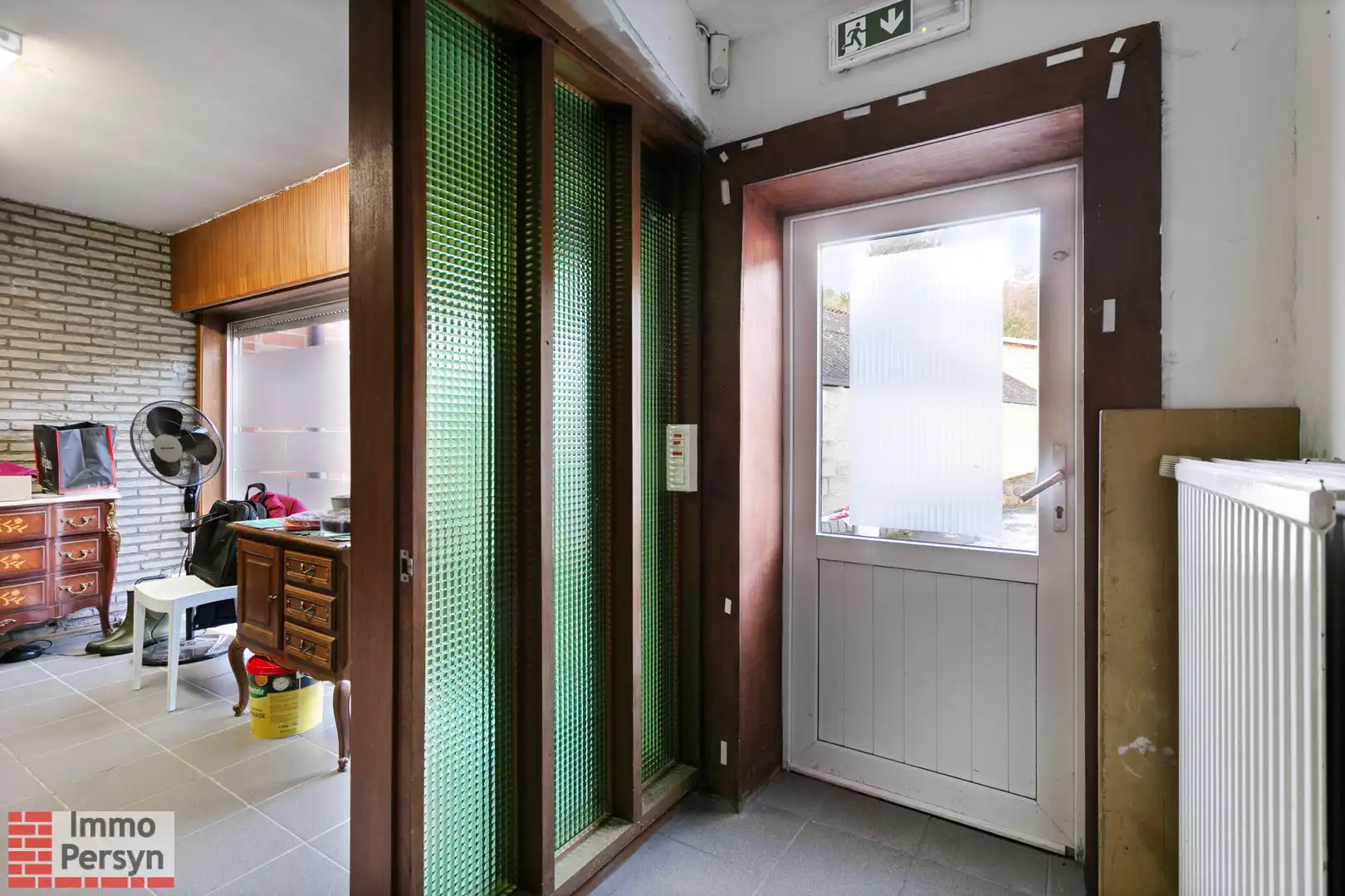 Handelspand met bovenliggend appartement en achterliggende bouwgrond. foto 13