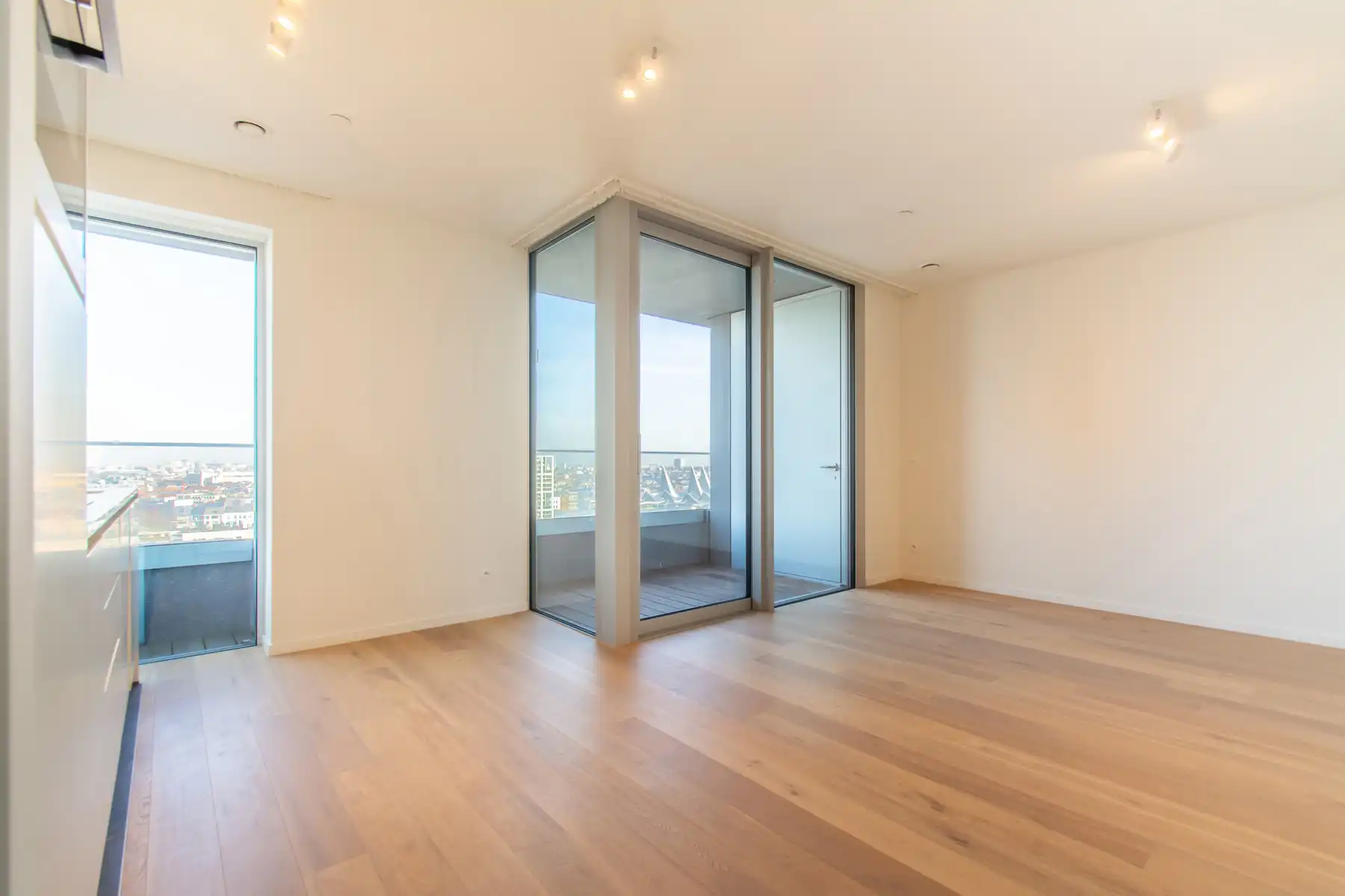 Prachtig 2-kamer app. met prachtig zicht over park en stad foto 3