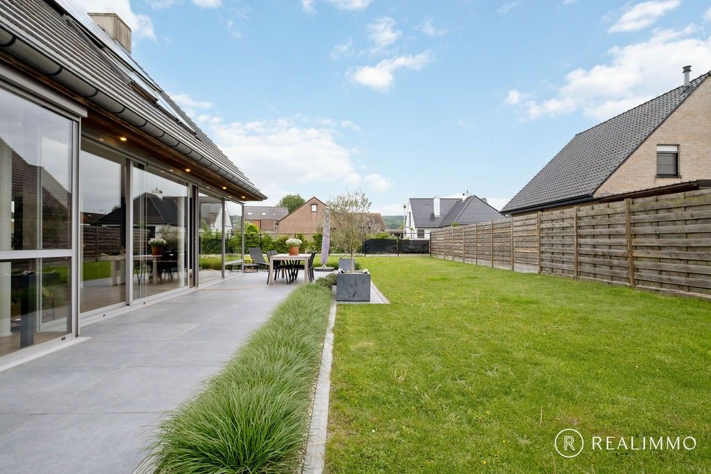 Stijlvolle ruime alleenstaande villa! foto 20