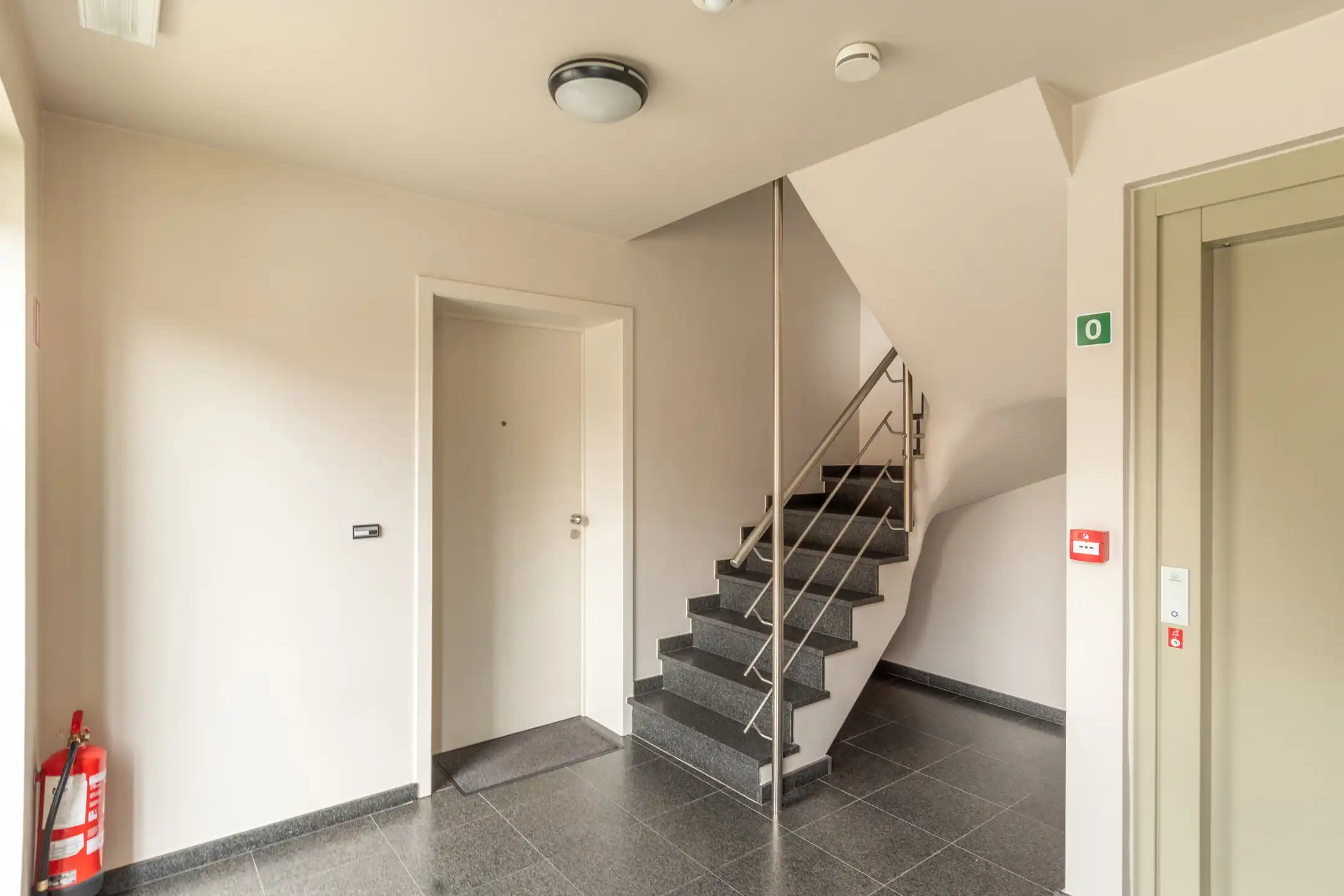 Prachtig GLVLappartement met tuin & 2 autostaanplaatsen foto 23