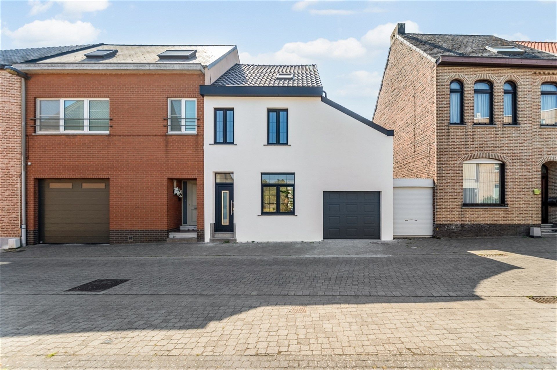 Totaal gerenoveerde woning met tuin en garage in Erembodegem foto 20