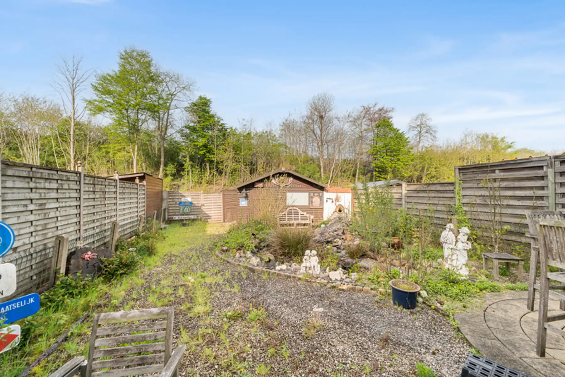 Woning met garage en tuin in de directe omgeving van de E40 foto 15